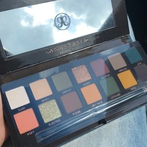 Subculture Anastasia Beverly Hills NEVER USED